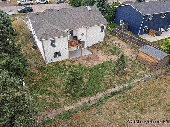 5th image of 1112 Crescent Dr