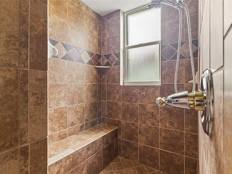 281 Hallcrest Ter — Photo 33