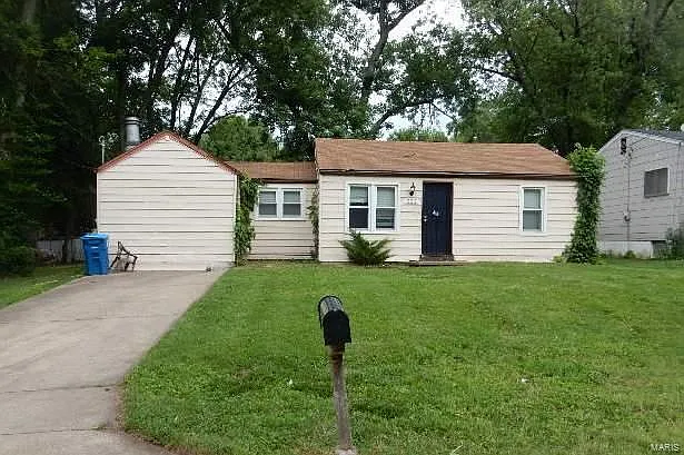 221 Williams Blvd photo 1