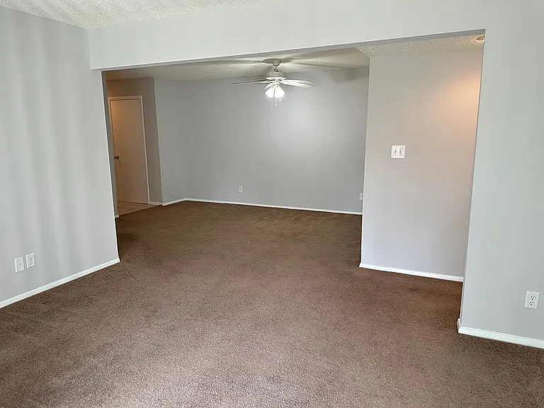 Coventry Court West Apartments — Photo 55