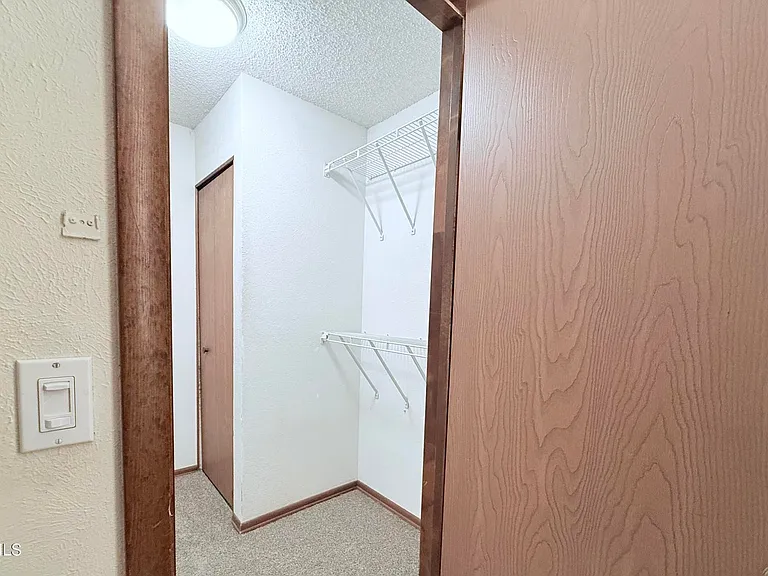 208 Yorktown Dr — Photo 9