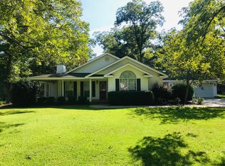 105 Corene Ave, Glennville, GA 30427