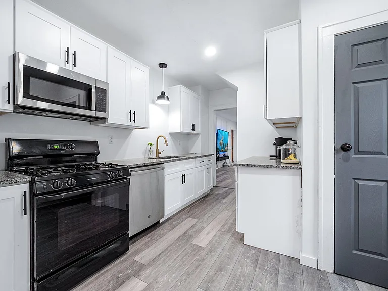 429 S Kenwood Ave — Photo 14