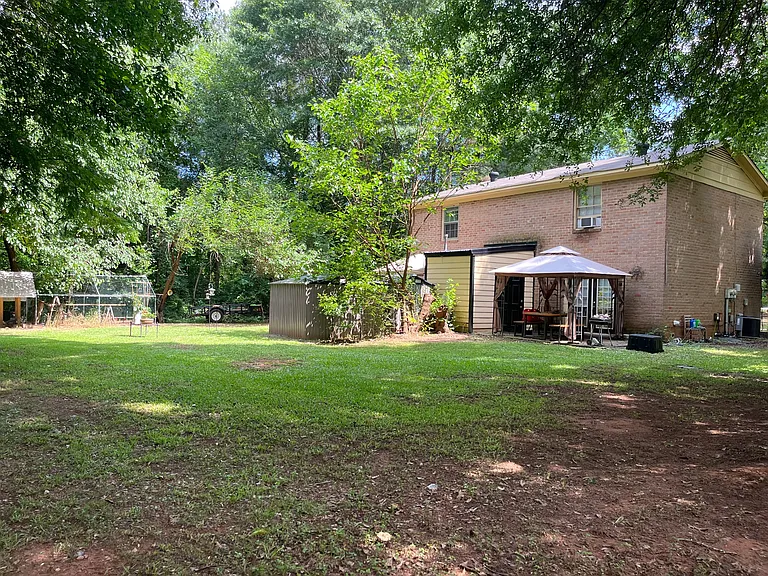 255 Jockey Club Dr — Photo 3