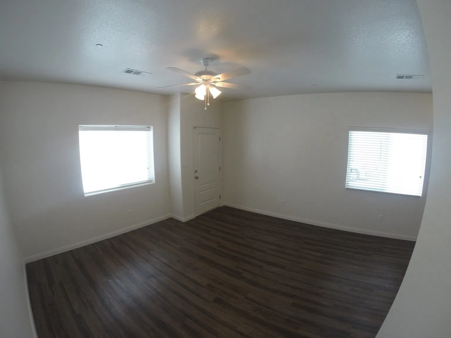 3 bed, 1145 sqft, $1,875 — Photo 4