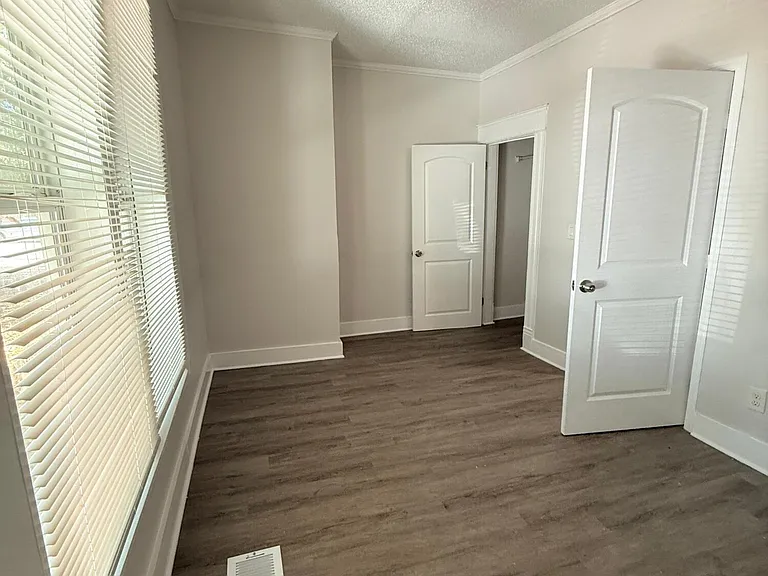 1226 Clark St — Photo 10