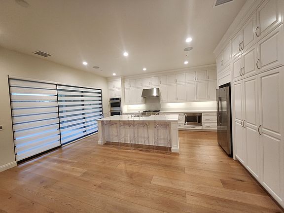 4th image of 20717 Pine Cone Cir