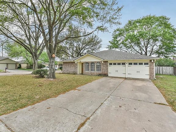 3rd image of 13618 Piney Oaks Dr