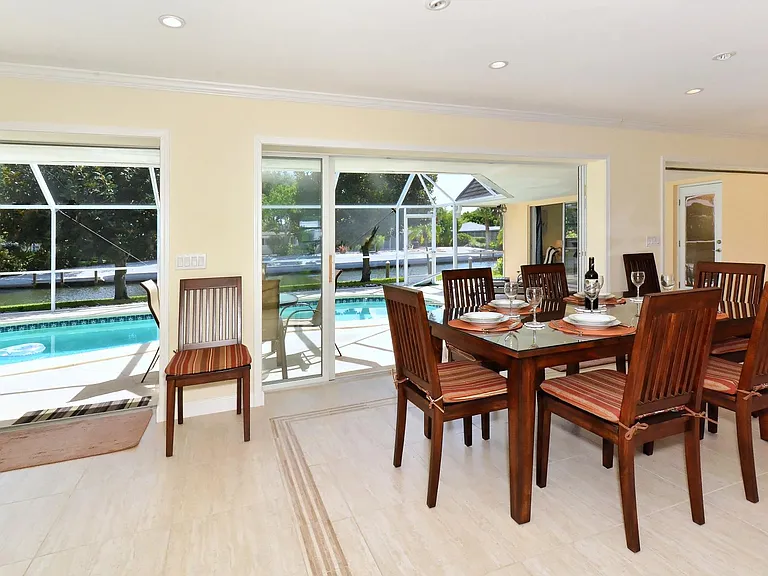 Dine inside or outside