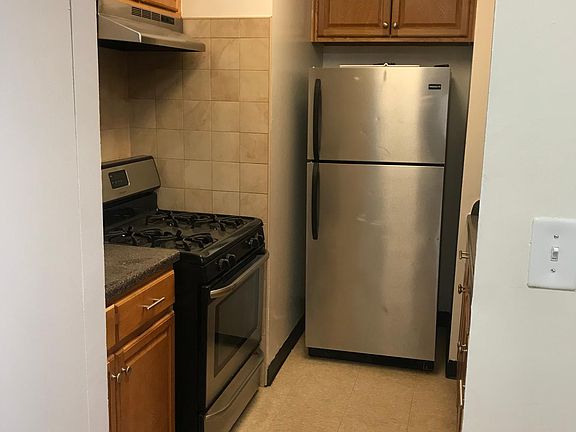 5th image of 130 Glenwood Ave