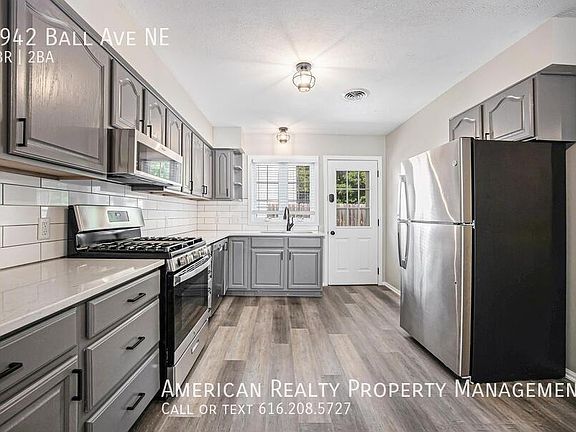5th image of 1942 Ball Ave NE