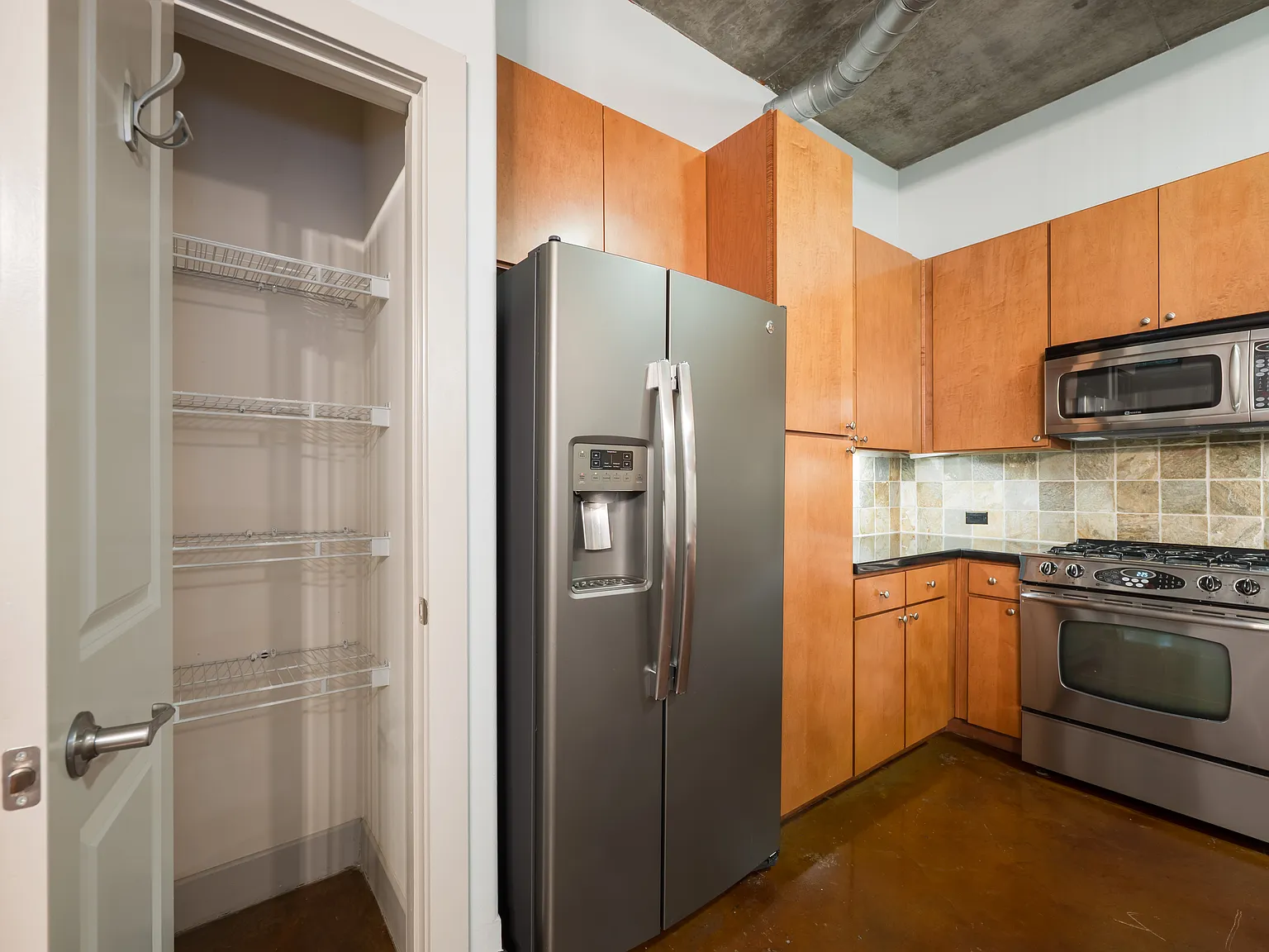 1 bed, 1283 sqft, $4,100 — Photo 3