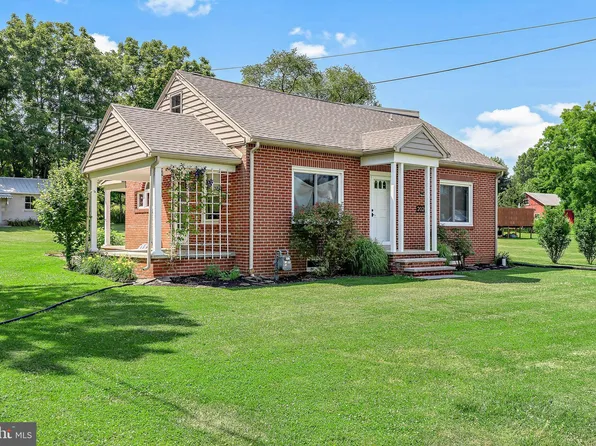 2020 Park St, Dover, PA 17315