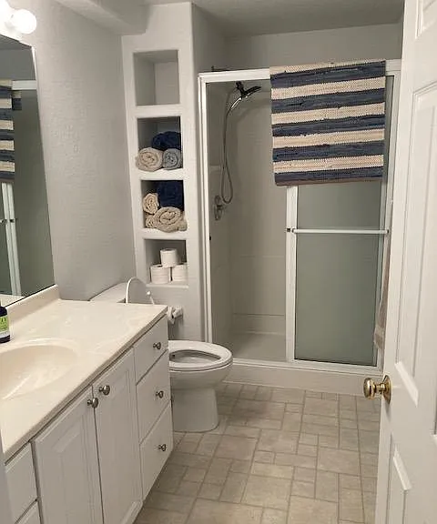 lower level bath