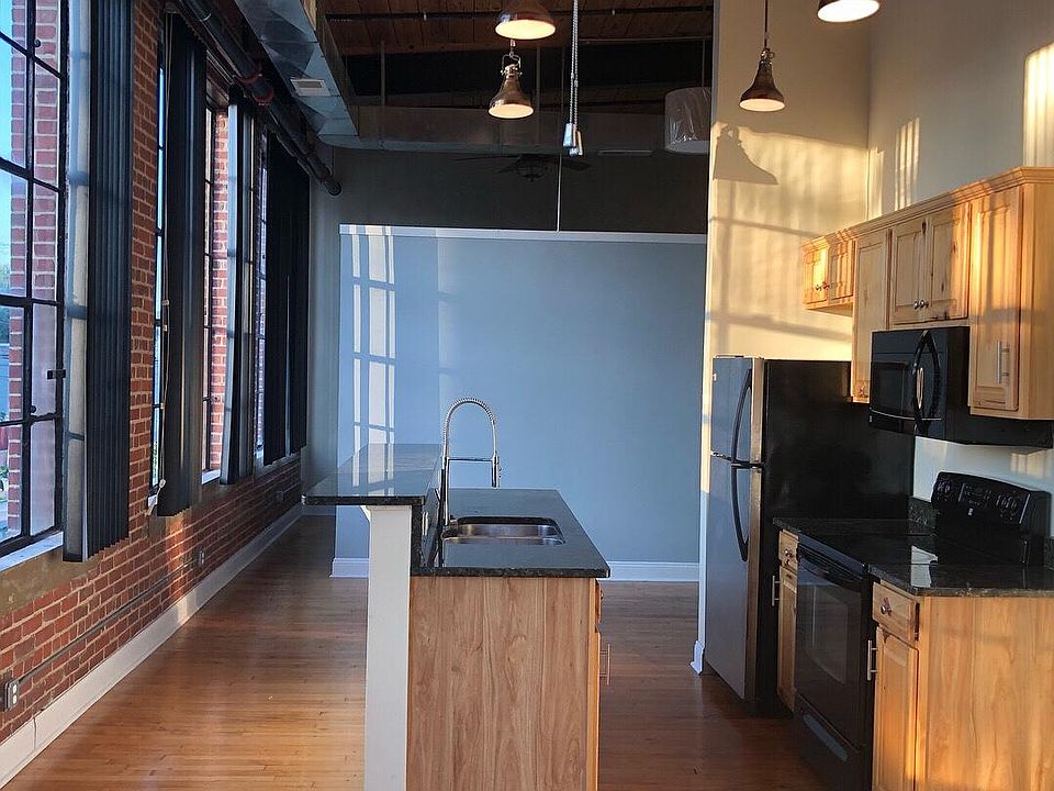 1st image of 2740 Fort Ave APT 204
