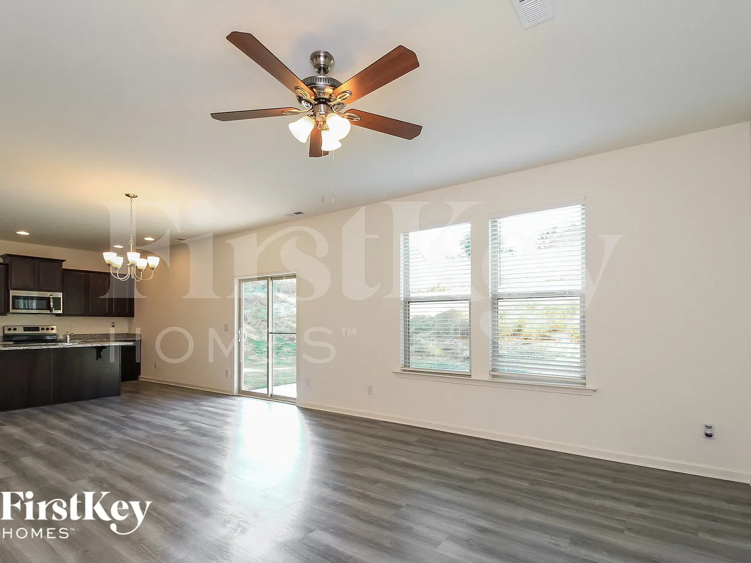 3 bed, 2.5 bath, 1853 sqft, $2,140 — Photo 4