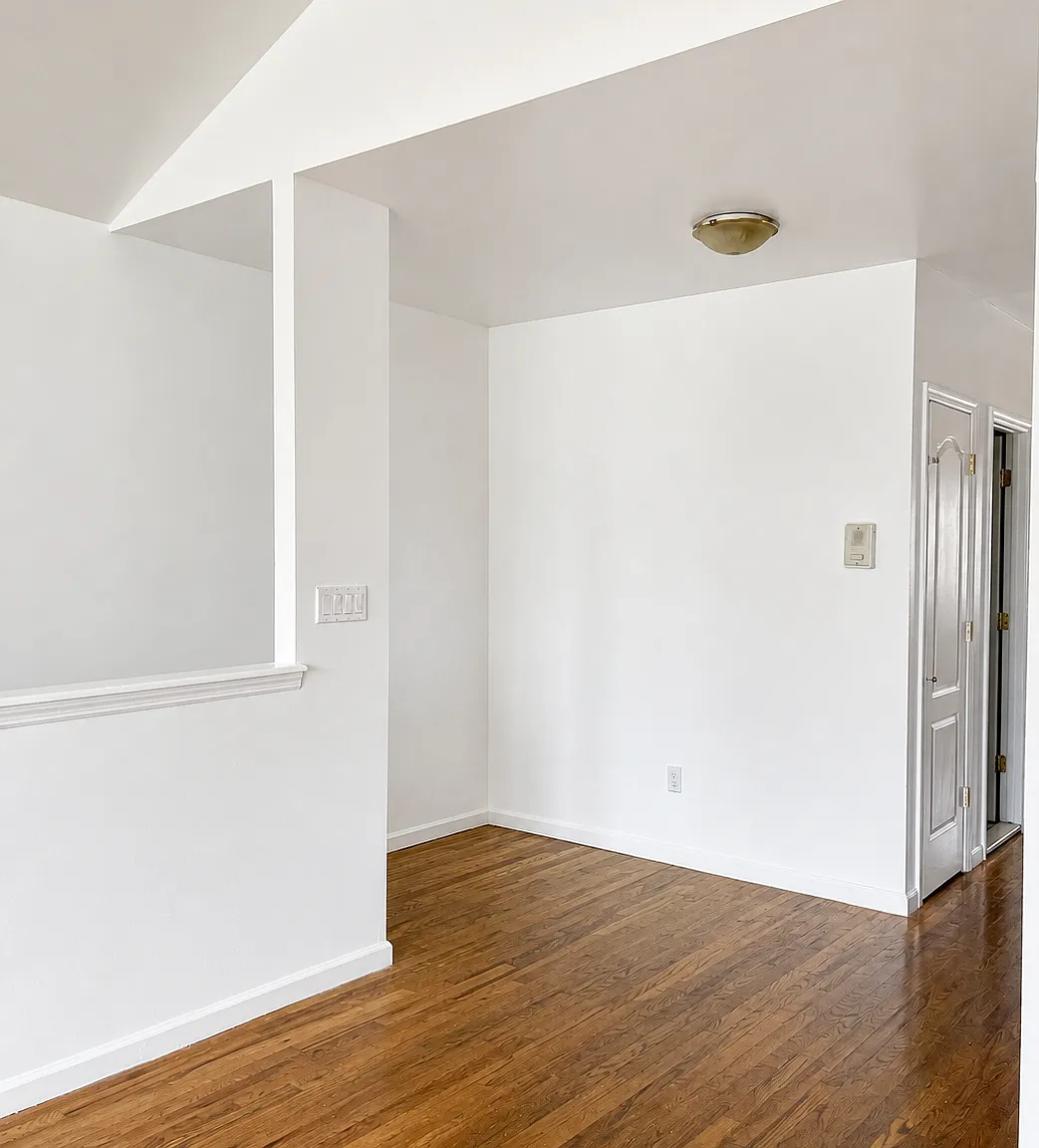 3 bed, 1120 sqft, $3,500 — Photo 3