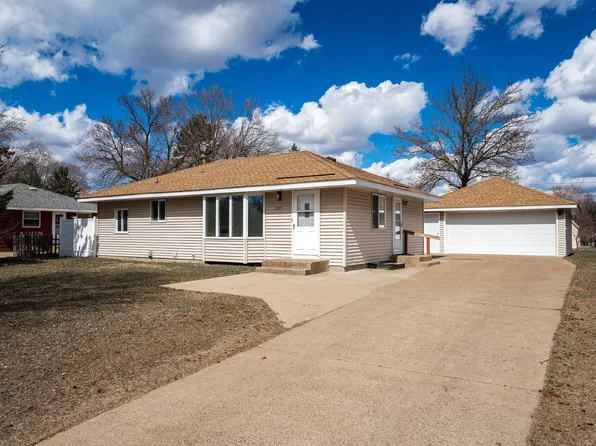 2707 S Heights Dr NW, Coon Rapids, MN 55433