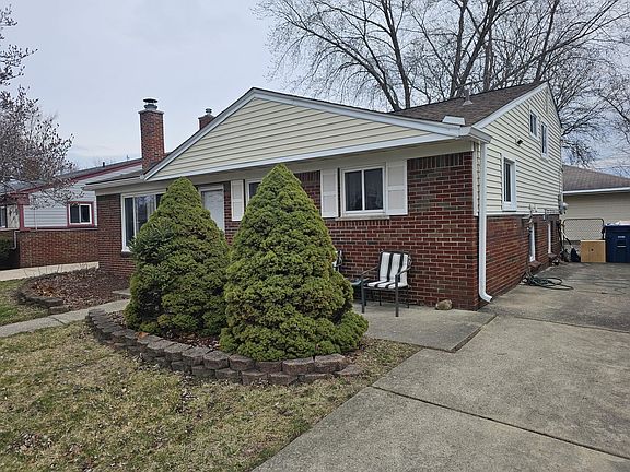 3rd image of 8640 Donna St
