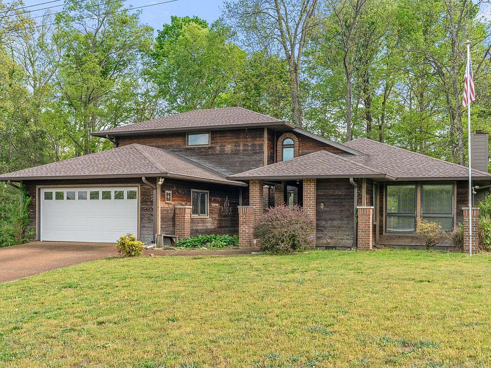1st image of 1212 Rosewood Dr