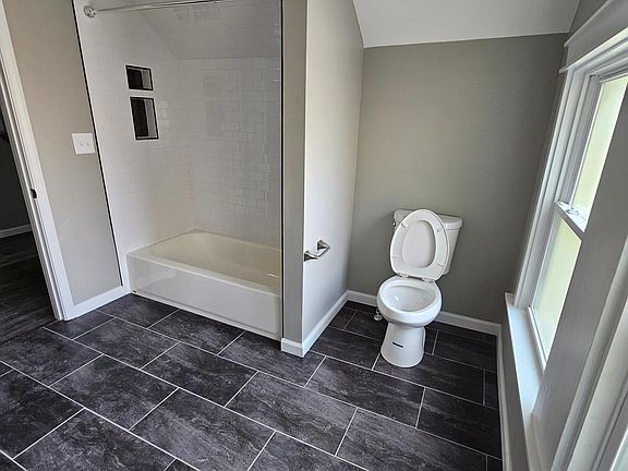 2nd Floor Bathroom