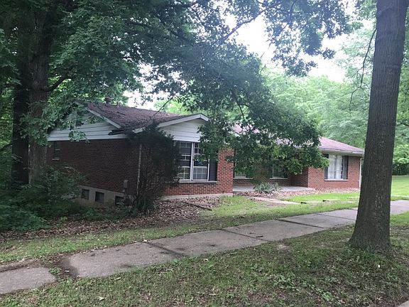 3rd image of 6785 Champaigne Dr