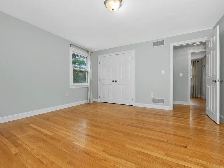 2 Minuteman Ln — Photo 28