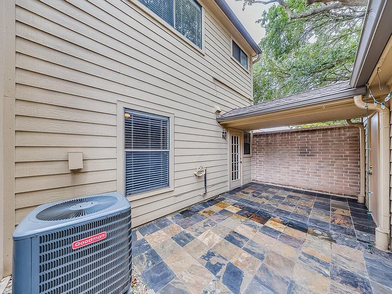 1018 Memorial Village Dr #124 — Photo 22