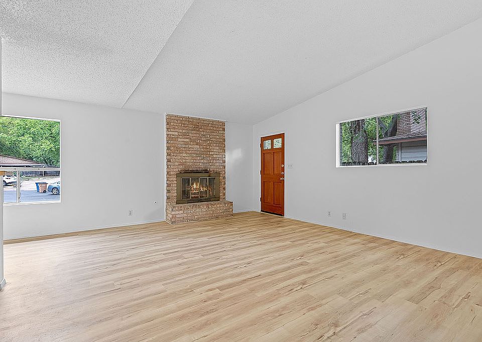 1st image of 2409 La Casa Dr #A