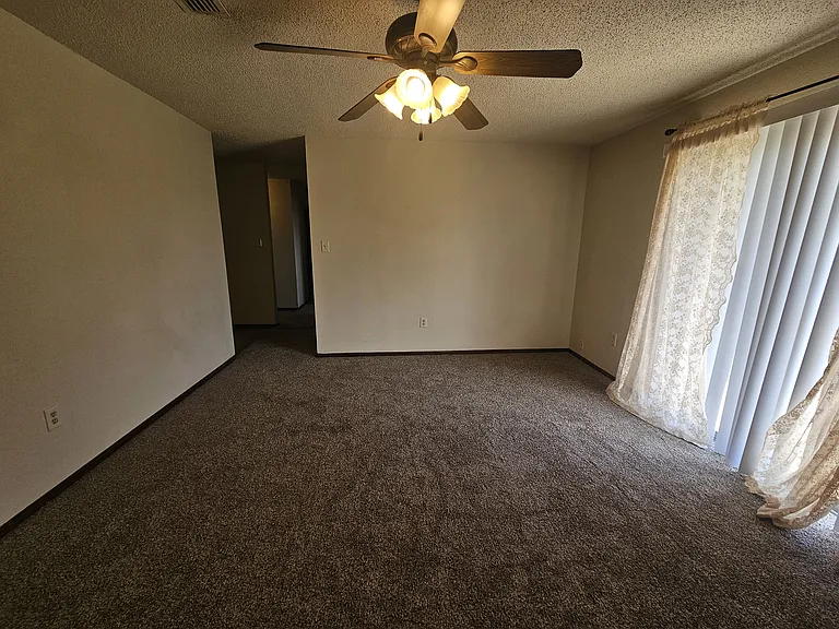 6110 SW Park Pl — Photo 4