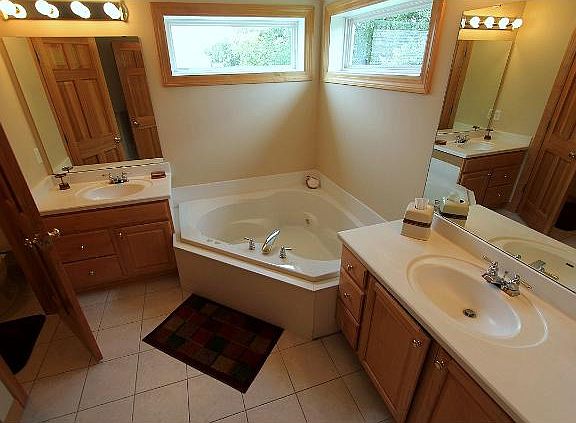 3rd image of 970 Earley Lake Pl