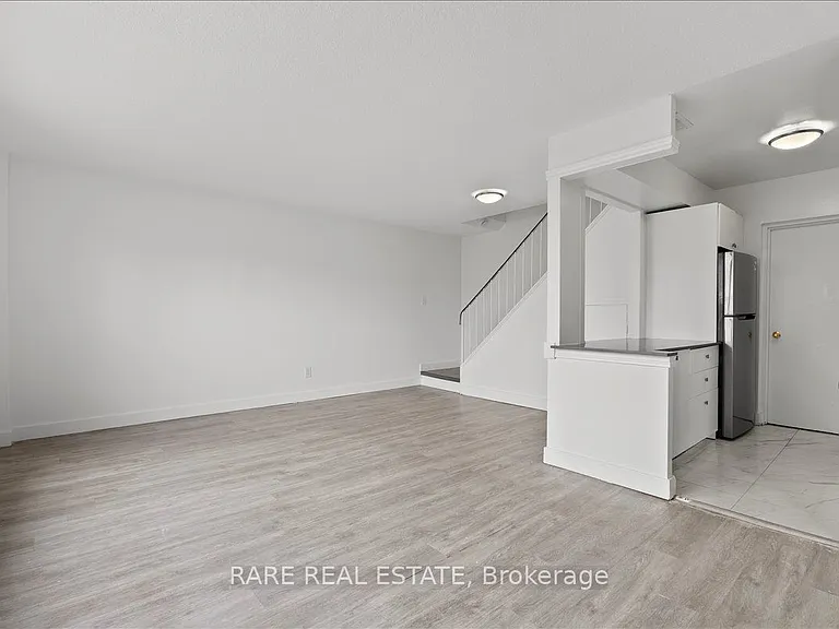 7555 Goreway Dr #157 — Photo 8
