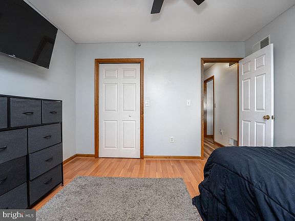 4th image of 4940 Carmack Ct