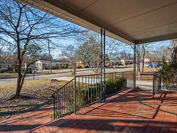 4th image of 823 Weston St