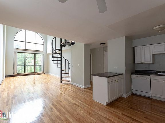 3rd image of 1446 N Dearborn St #51701F
