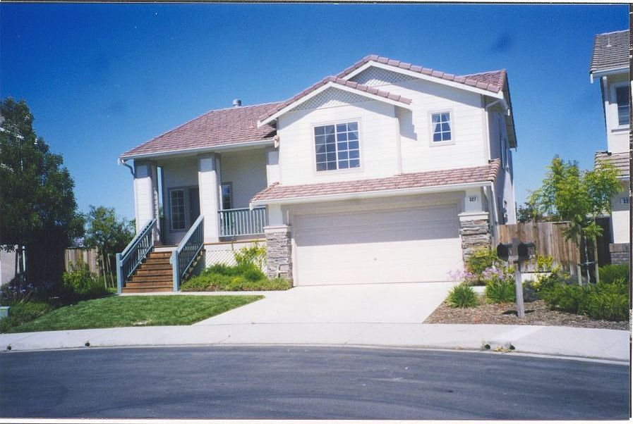 1st image of 327 Liveoak Ct