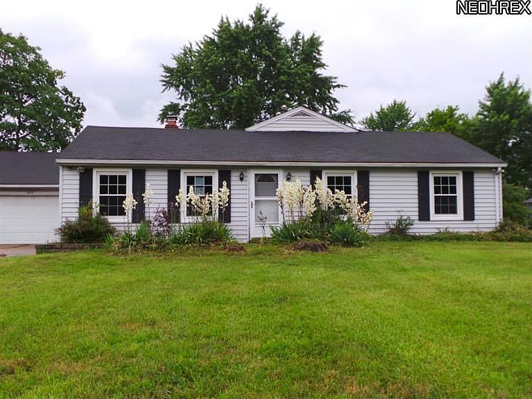 1st image of 823 Diane Ave