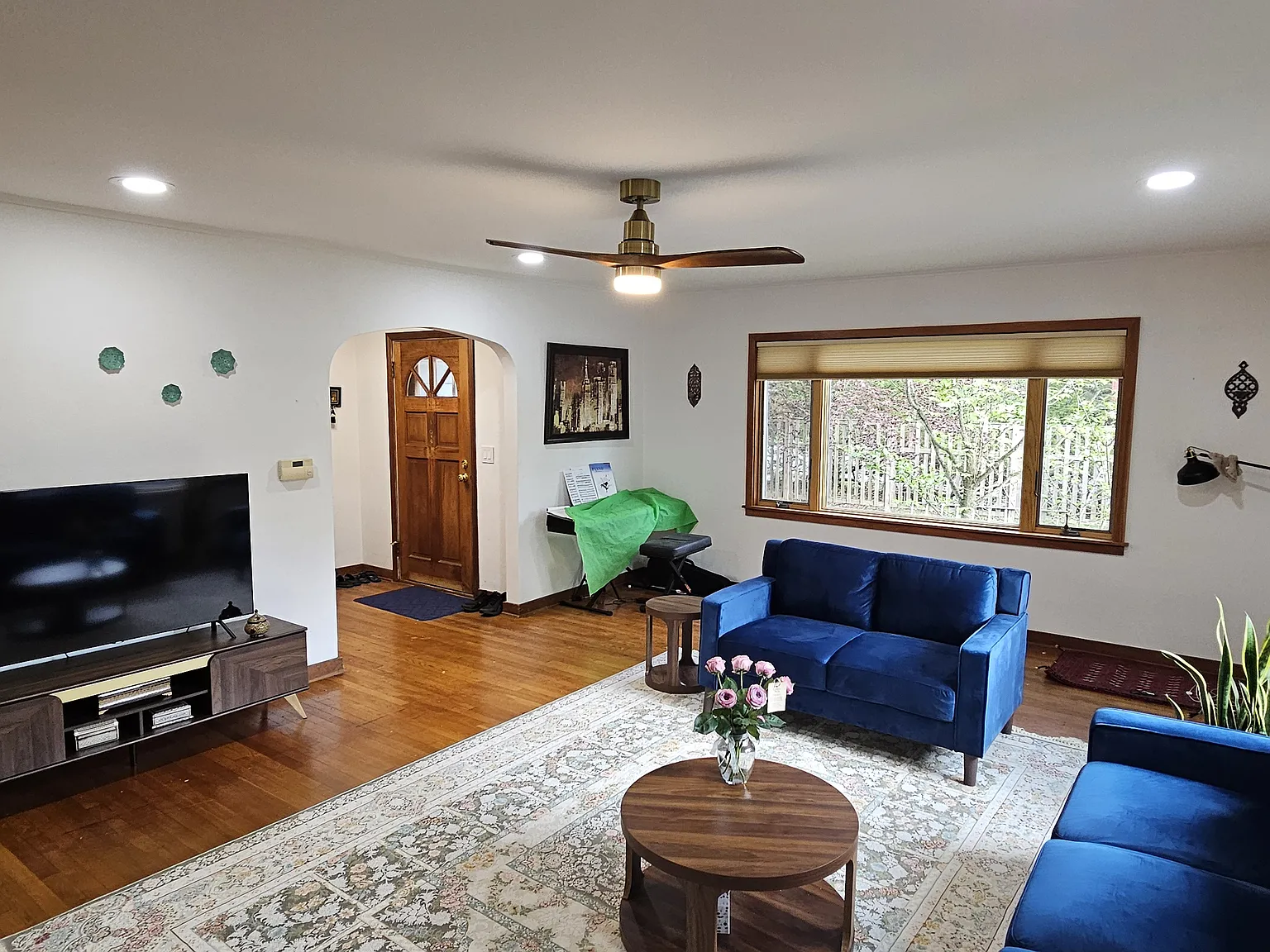 1412 Hanshaw Rd — Photo 1