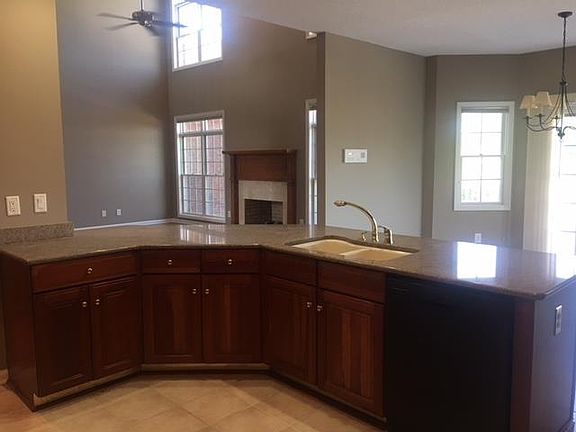 5th image of 416 Treemont Dr