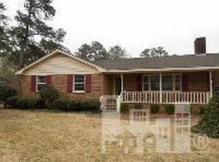 704 E Center St, Rose Hill, NC 28458