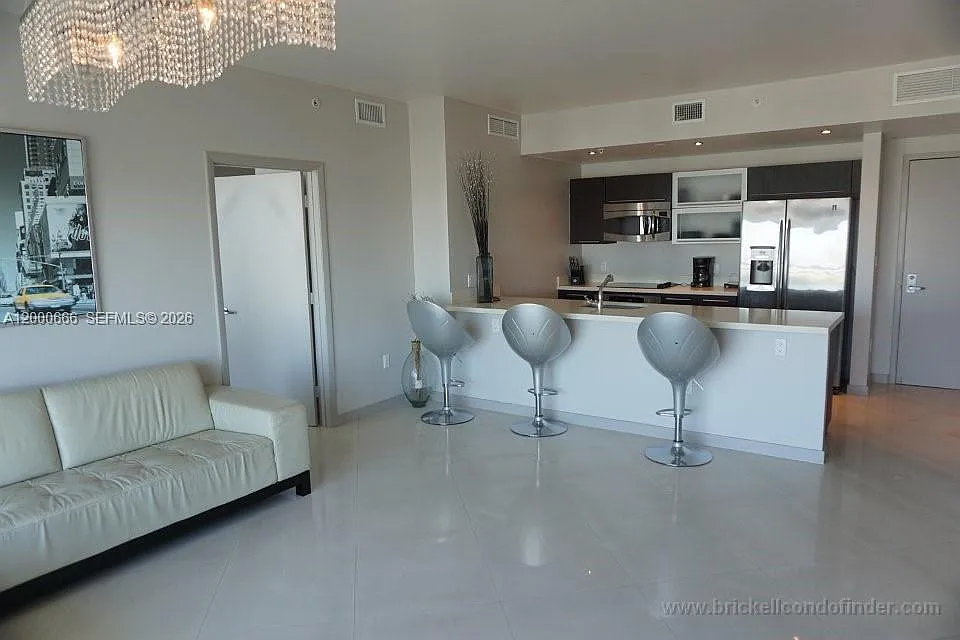 Ivy Condo — Photo 4