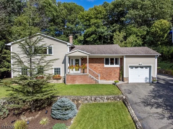 3 Harrison Rd, Kinnelon Boro, NJ 07405