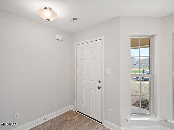 4th image of 7941 Gardendale Dr