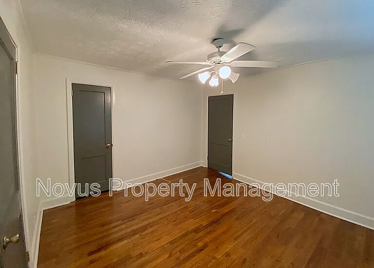 215 Pennsylvania Ave — Photo 12