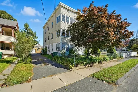 3 bed, 1100 sqft, $1,750 — Photo 2