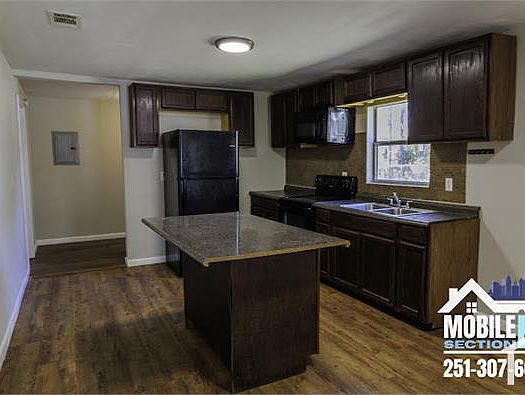 2nd image of 3413 Emerald St