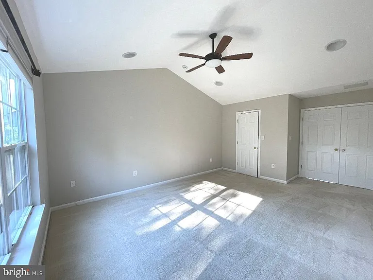 36 Hoover Ave — Photo 13