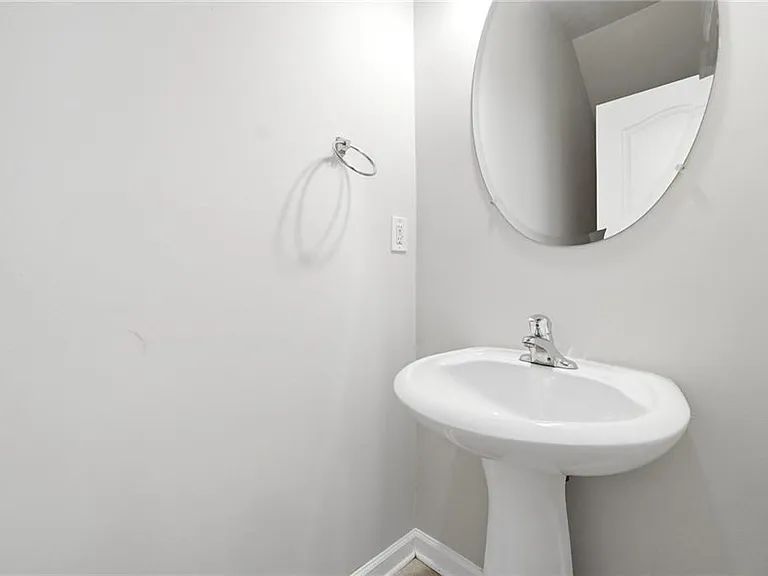 1006 Ivydale Cir — Photo 11