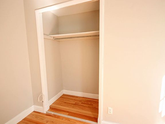 3rd image of 620 E 11th St APT 21