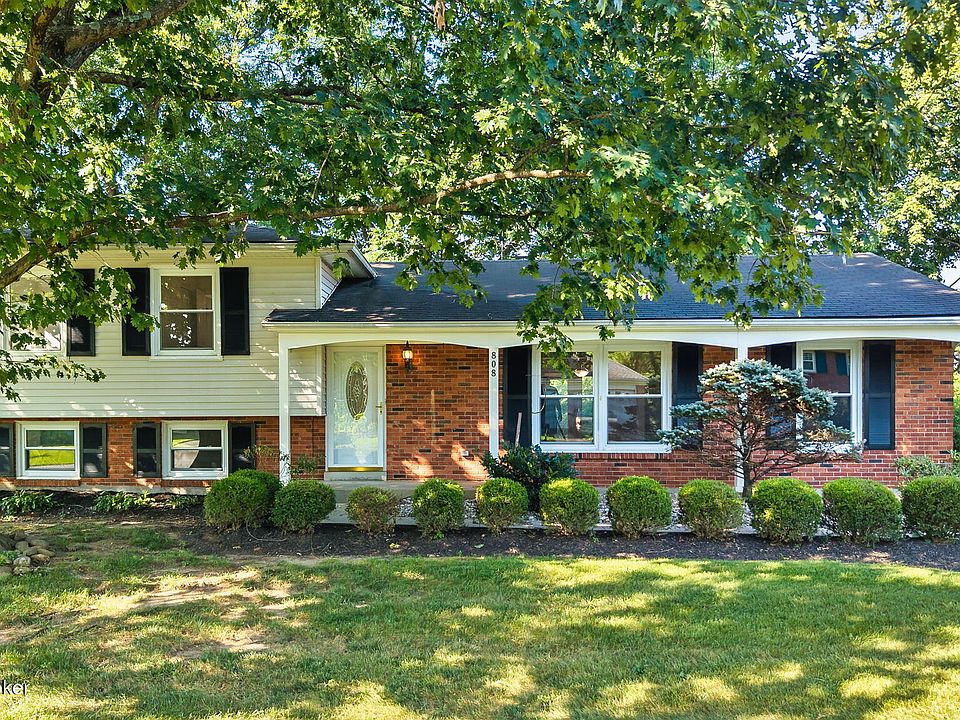 1st image of 808 Foxwood Ave